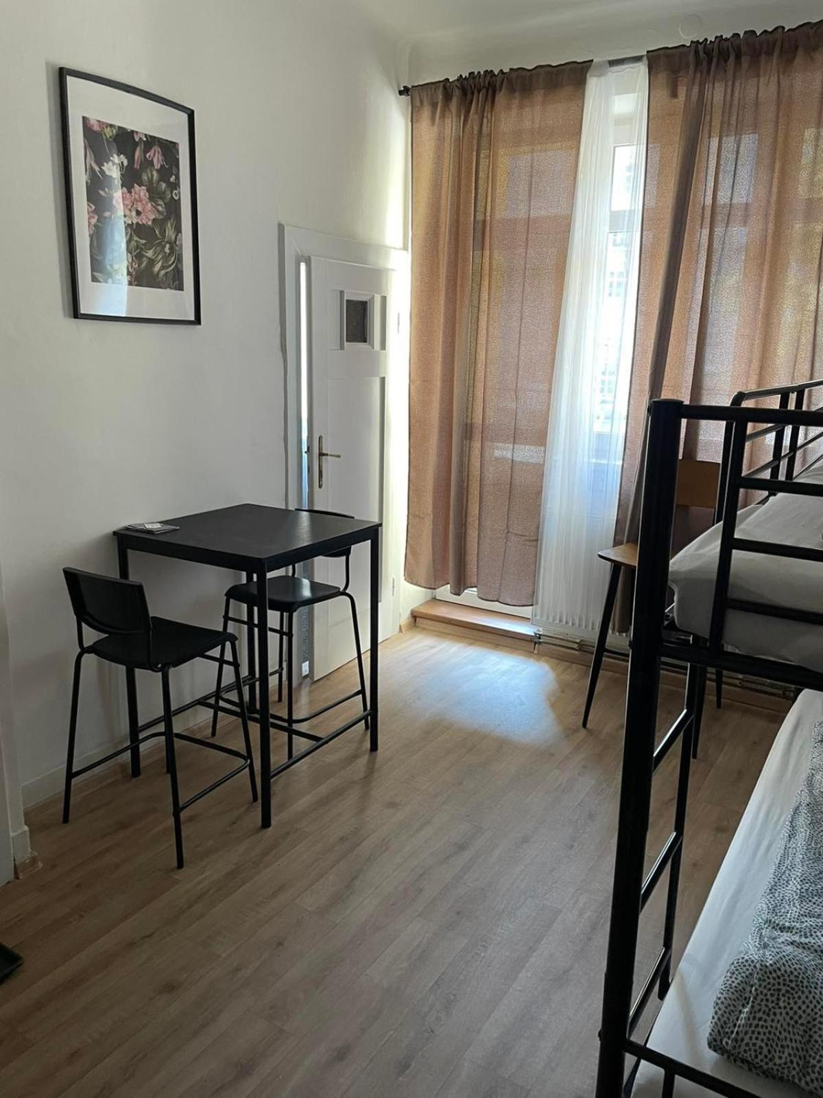 Black Style Moravske Namesti Hostel